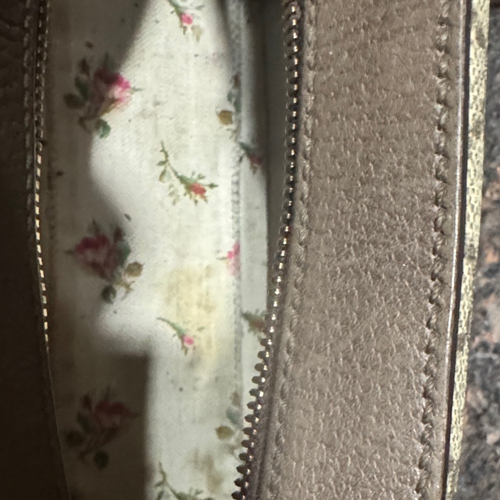 Gucci Crossbody Camera Bag - Picture 3 of 5